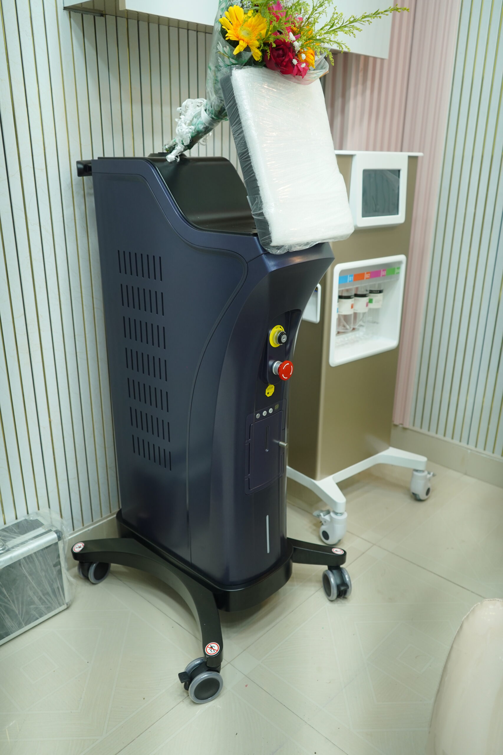 High Precision Laser Console and Cooling Unit